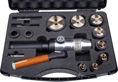 Coffret pompe hydraulique droite et emporte-pièces et forêt de préperçage et axes de traction pour INOX TRISTAR PLUS